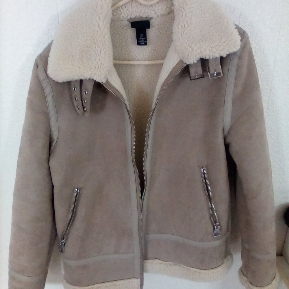 H&m tan and white felt coat